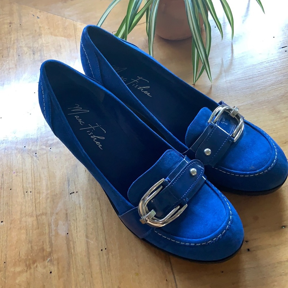 💙 Blue suede wedges